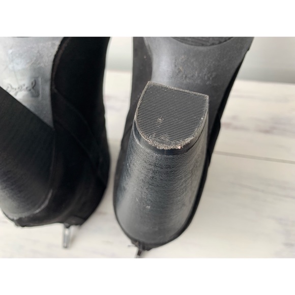 COPY - Qupid | Lazer cut black suede healed western booties - Picture 8 of 11